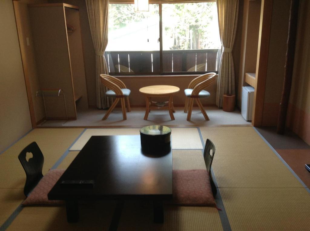 Hotel Bergtour Marukita Hakuba Esterno foto