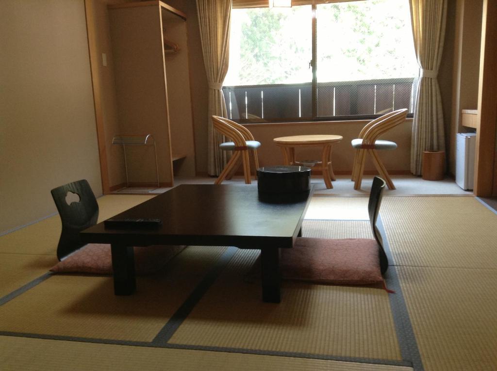 Hotel Bergtour Marukita Hakuba Esterno foto