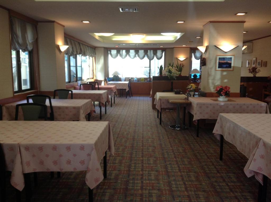 Hotel Bergtour Marukita Hakuba Esterno foto